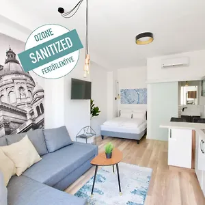 Luxury By Hi5 - Regiposta , Budapest Magyarország