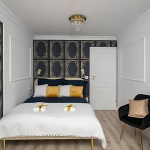 Stunning 2-br Palace In The Window, Air-conditioning 500m To Station , Warszawa Polska